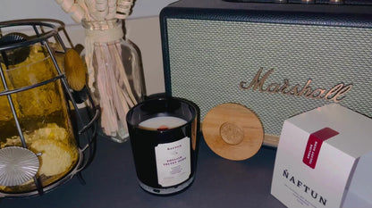 English Velvet Oudh